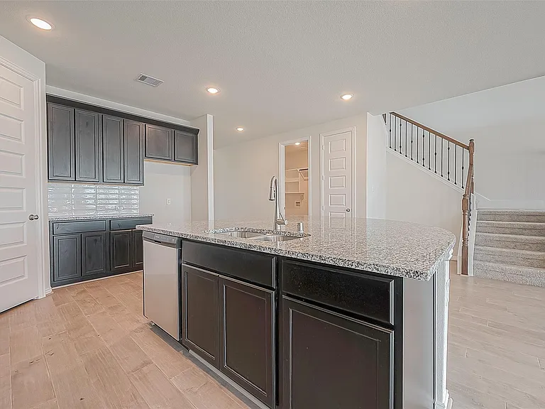 5823 Westwood Shore Dr — Photo 17