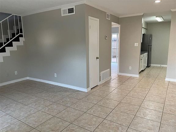 5th image of 6111 Beverly Hill St #33