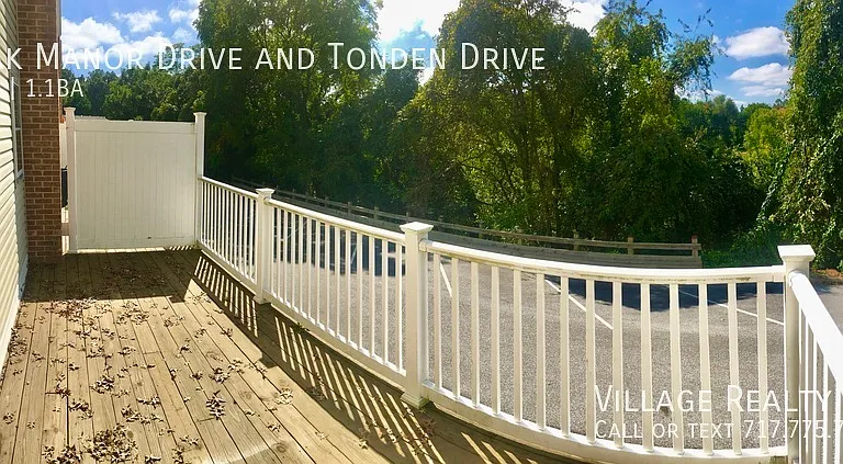 Oak Manor Dr — Photo 47