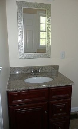 5th image of 16 Essex Dr