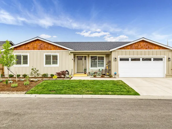 259 Saint Ives Dr, Talent, OR 97540