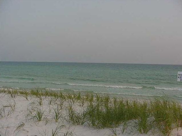 1000 ft of private beachfront