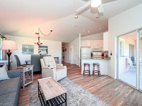 441 Quail Forest Blvd APT 410, Naples, FL 34105