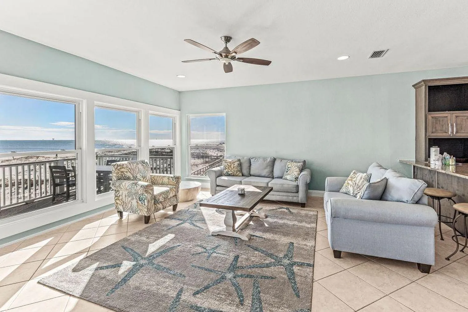 6 bed, 7.0 bath, 3896 sqft, $8,493 — Photo 2