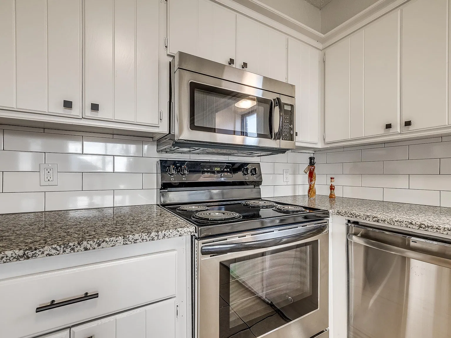800 SE 34th St — Photo 3