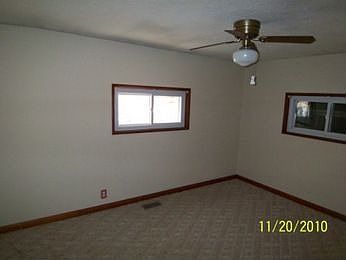 4th image of 8 Stella Ct