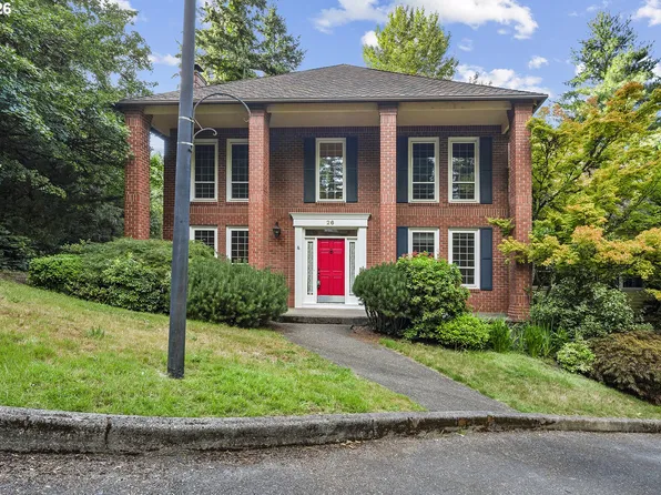 26 Grouse Ter, Lake Oswego, OR 97035