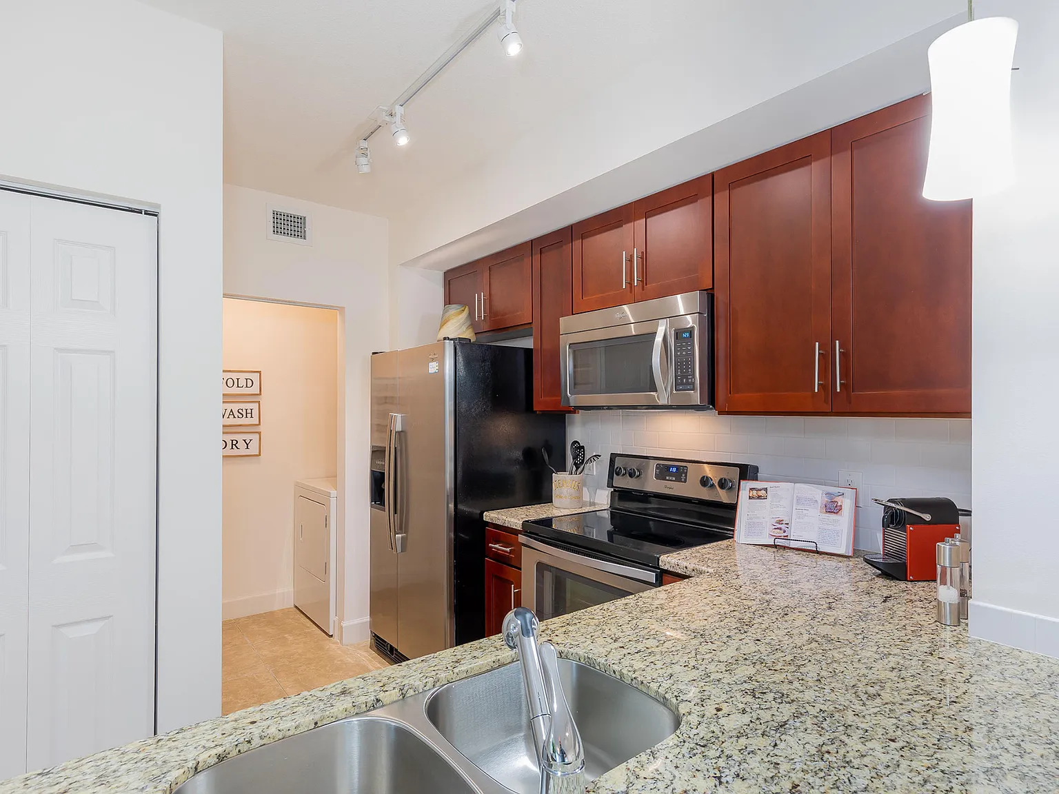 AMLI Toscana Place — Photo 3