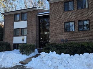 1546 Northgate Sq, Reston, VA 20190