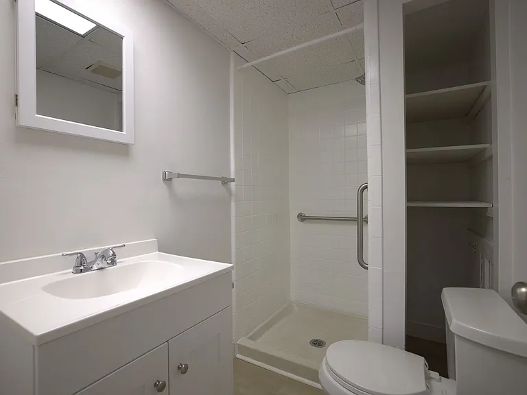 Peachgate Apartments — Photo 13