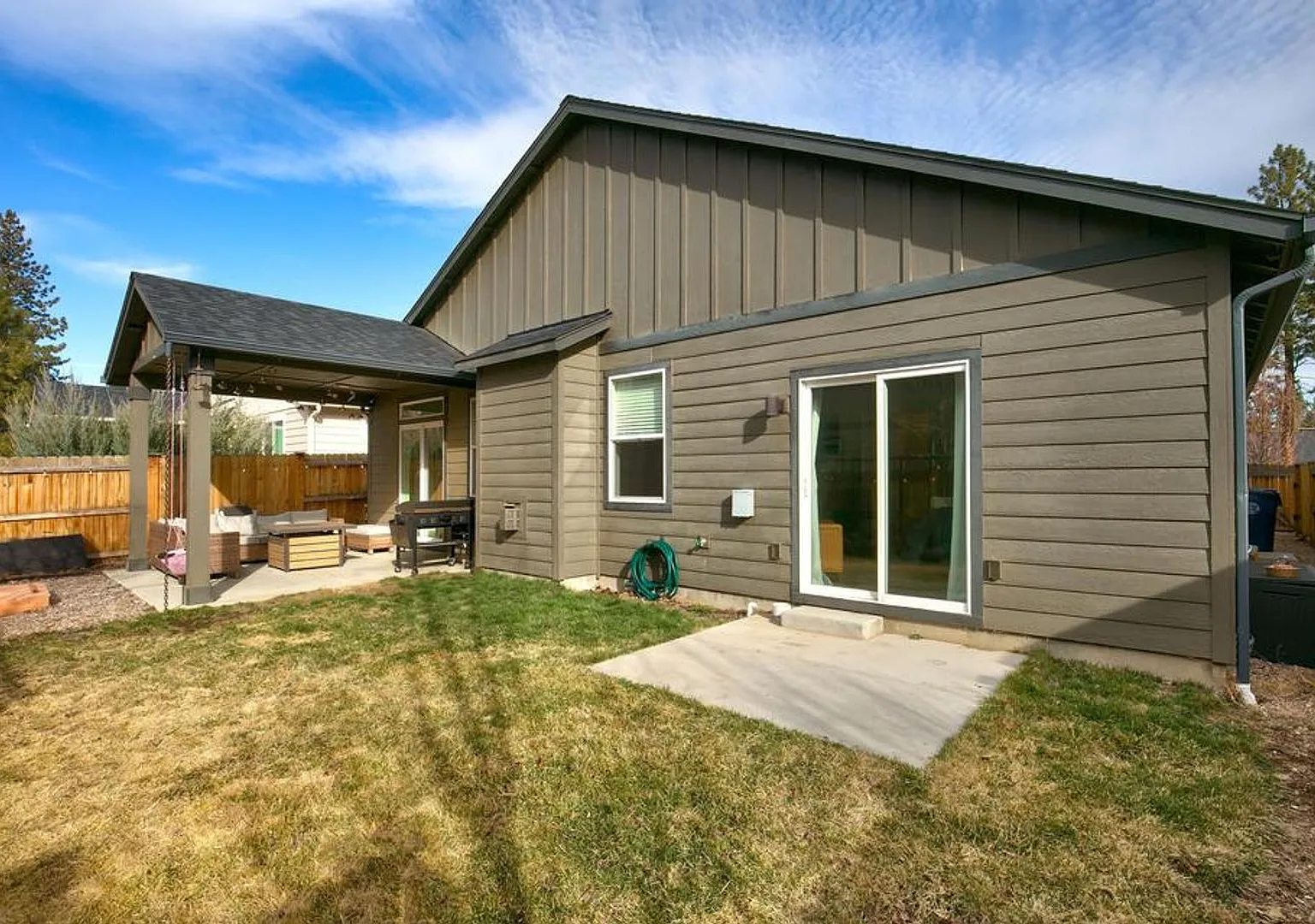 Delightful single level home in Sisters! — Photo 4