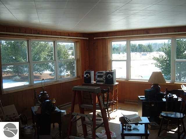 2nd image of 1498 Lamb Rd
