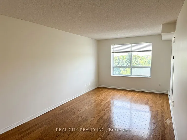 11 Oneida Cres #305 — Photo 5