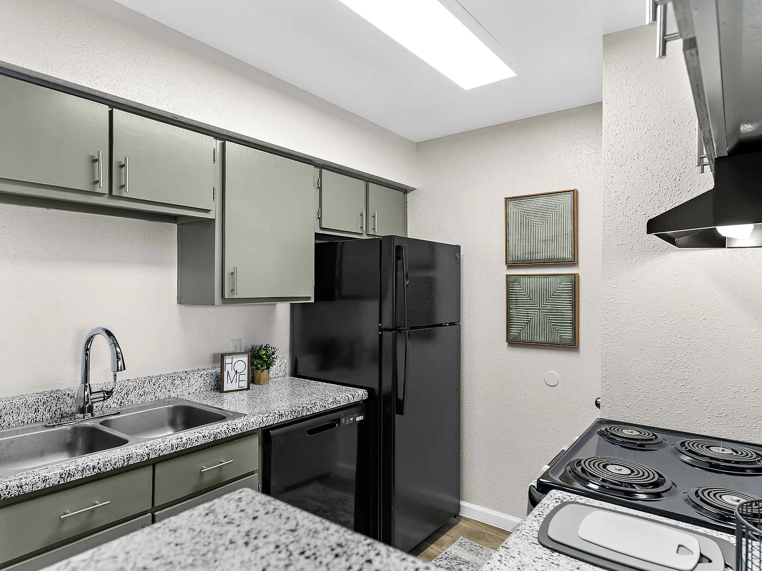 Sonoma Apartments — Photo 4