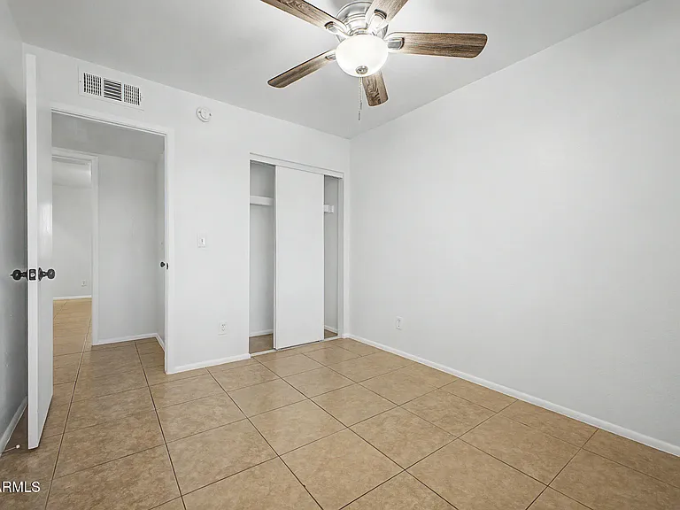 9010 W Griswold Rd — Photo 26