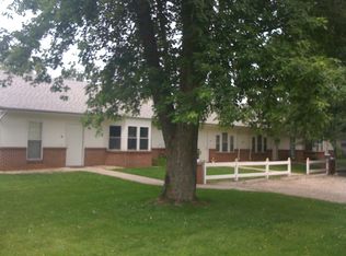 303 Bryon Row APT C, Mansfield, IL 61854