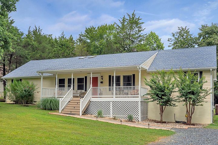 1st image of 344 Jefferson Dr