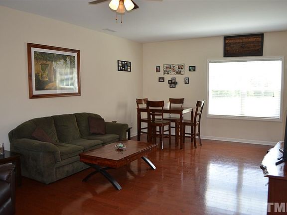 3rd image of 408 Five Pine Ct