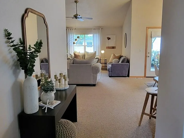 1209 W Edgewood Cir — Photo 3
