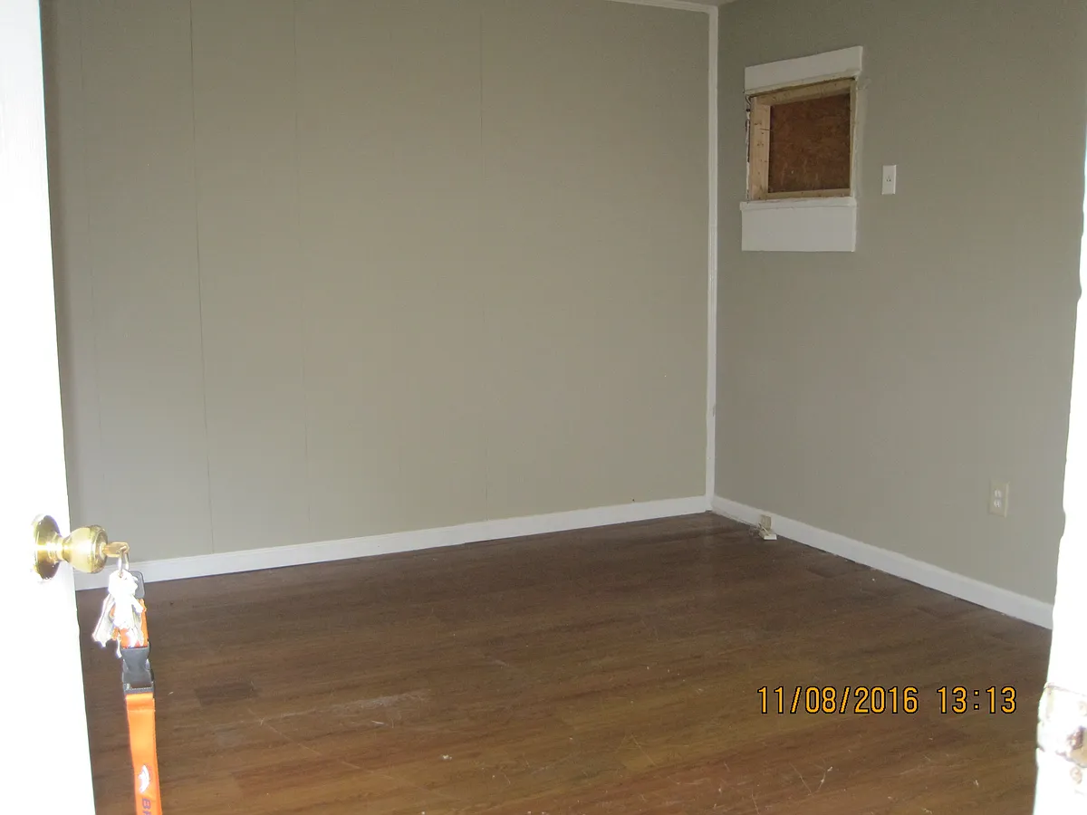 Building Photo - 5280 Beaverton Dr