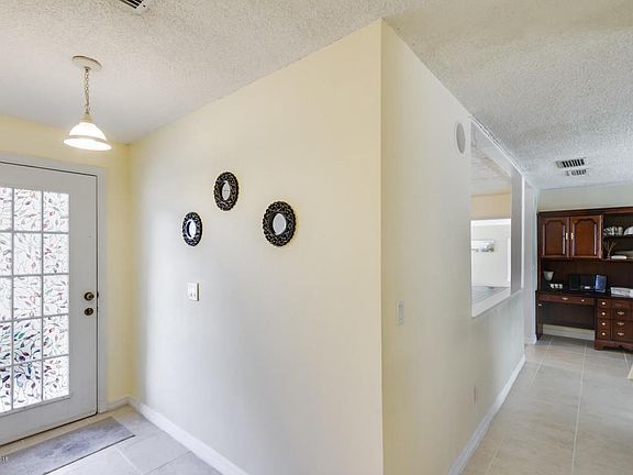 3rd image of 608 Lovett Ave