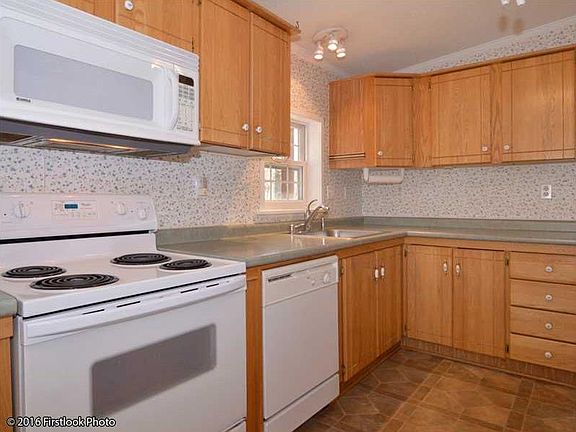 4th image of 371 Leisure Dr