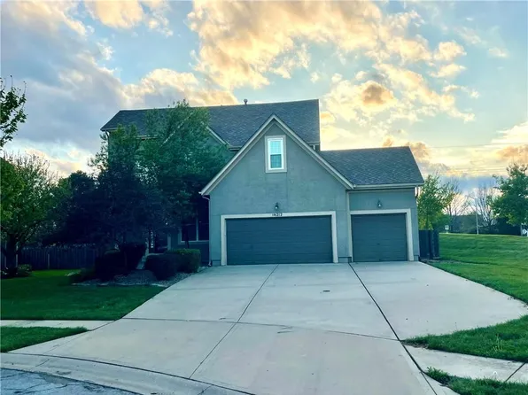 16212 S Bradley Dr, Olathe, KS 66062