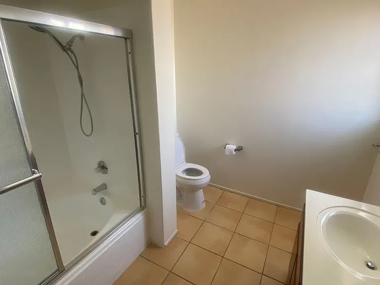 310 N Moore Ave #C — Photo 7