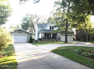6390 E Carrigan Dr, Newaygo, MI 49337