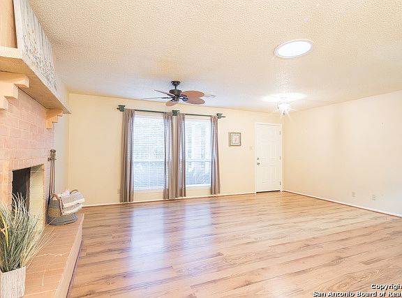 4th image of 679 Irene Dr