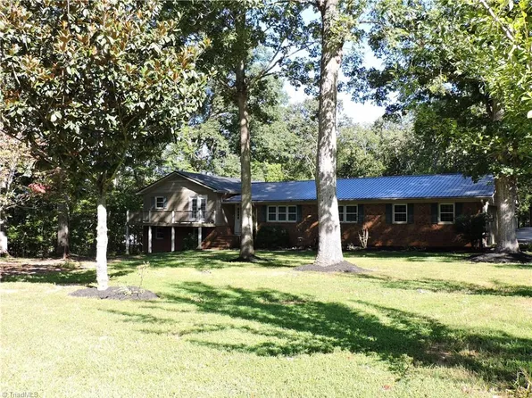 5054 Red Fox Trl, Asheboro, NC 27205