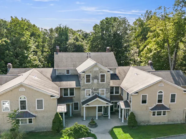 (undisclosed Address), Katonah, NY 10536