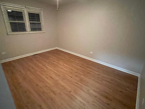 5th image of 8801 W 92nd St