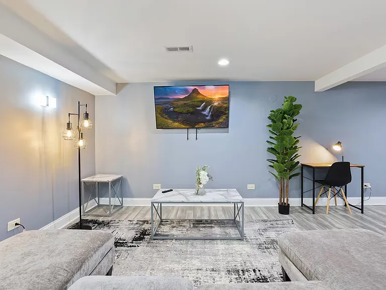 777 N Lombard St — Photo 21