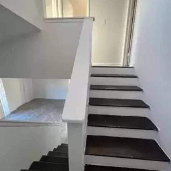 1st image of 140 Scottsdale Sq