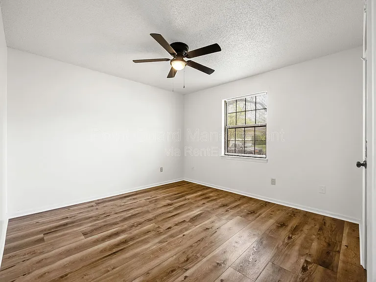 7009 N Chas Dr — Photo 35