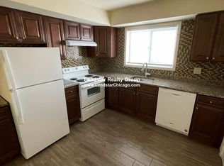 1412 Carol St #1A, Park Ridge, IL 60068