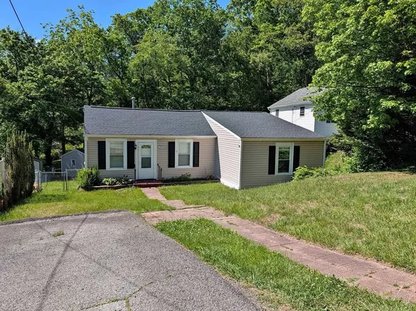 3709 Antietam Dr, Roanoke, VA 24018
