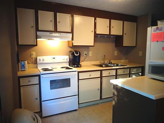 4th image of 3041 Deepwood Dr
