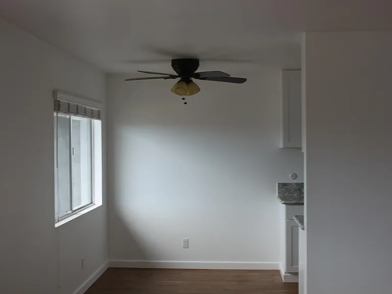 219 Chesterfield Dr #3 — Photo 2