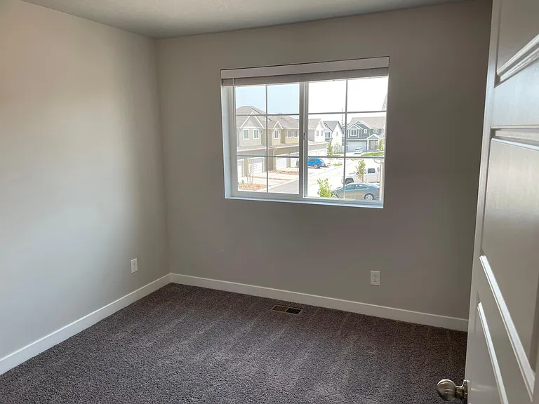 Bedroom 3 (Floor 2)