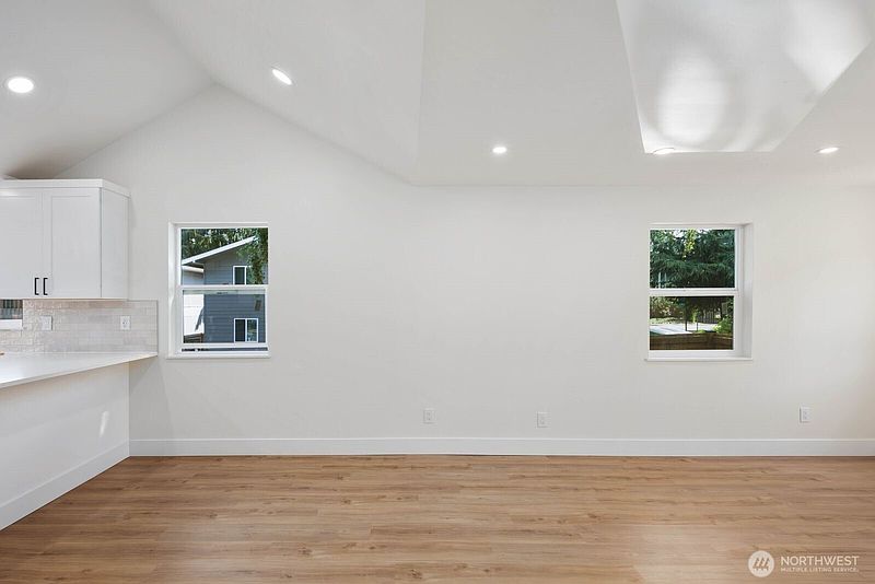 5th image of 1710 SW 106th Street