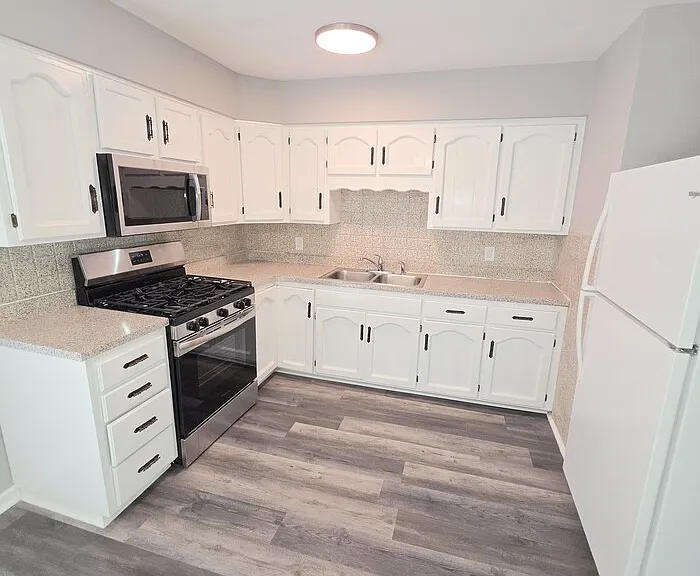 11421 Manchester Ave — Photo 7