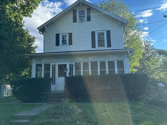 2nd image of 126 Berkshire Blvd #1