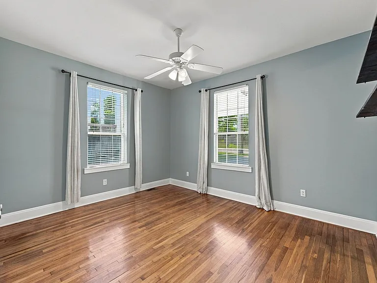 4608 Indiana Ave — Photo 12