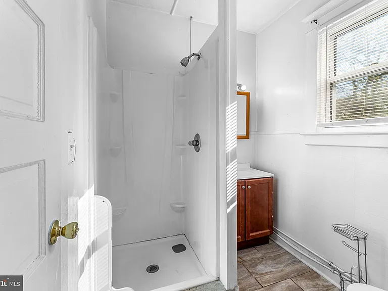 608 Tunbridge Rd — Photo 20