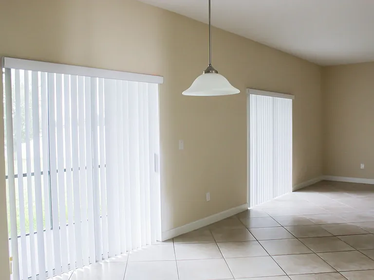 1718 Thetford Cir — Photo 6