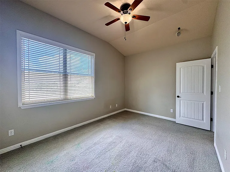 416 Buck Ridge Rd — Photo 15