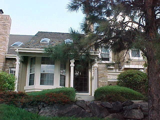 IMMACULTE SOUTHPARK TOWN HOME!