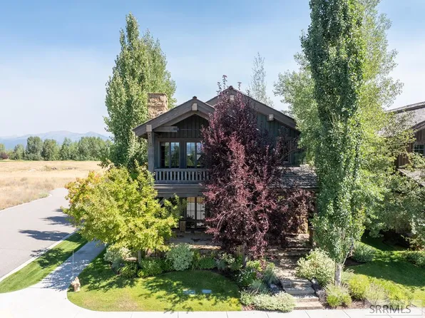 565 Woodland Star Dr, Tetonia, ID 83452